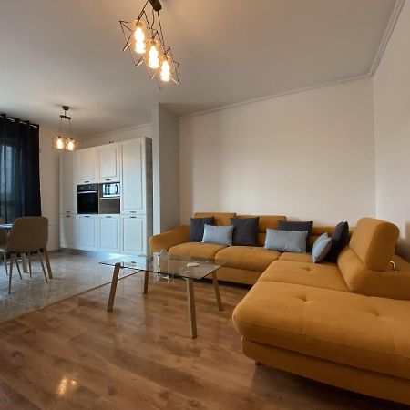 Deluxe Apartment With Balcony And Private Parking In Colvmna Residence Cluj-Napoca Exterior photo