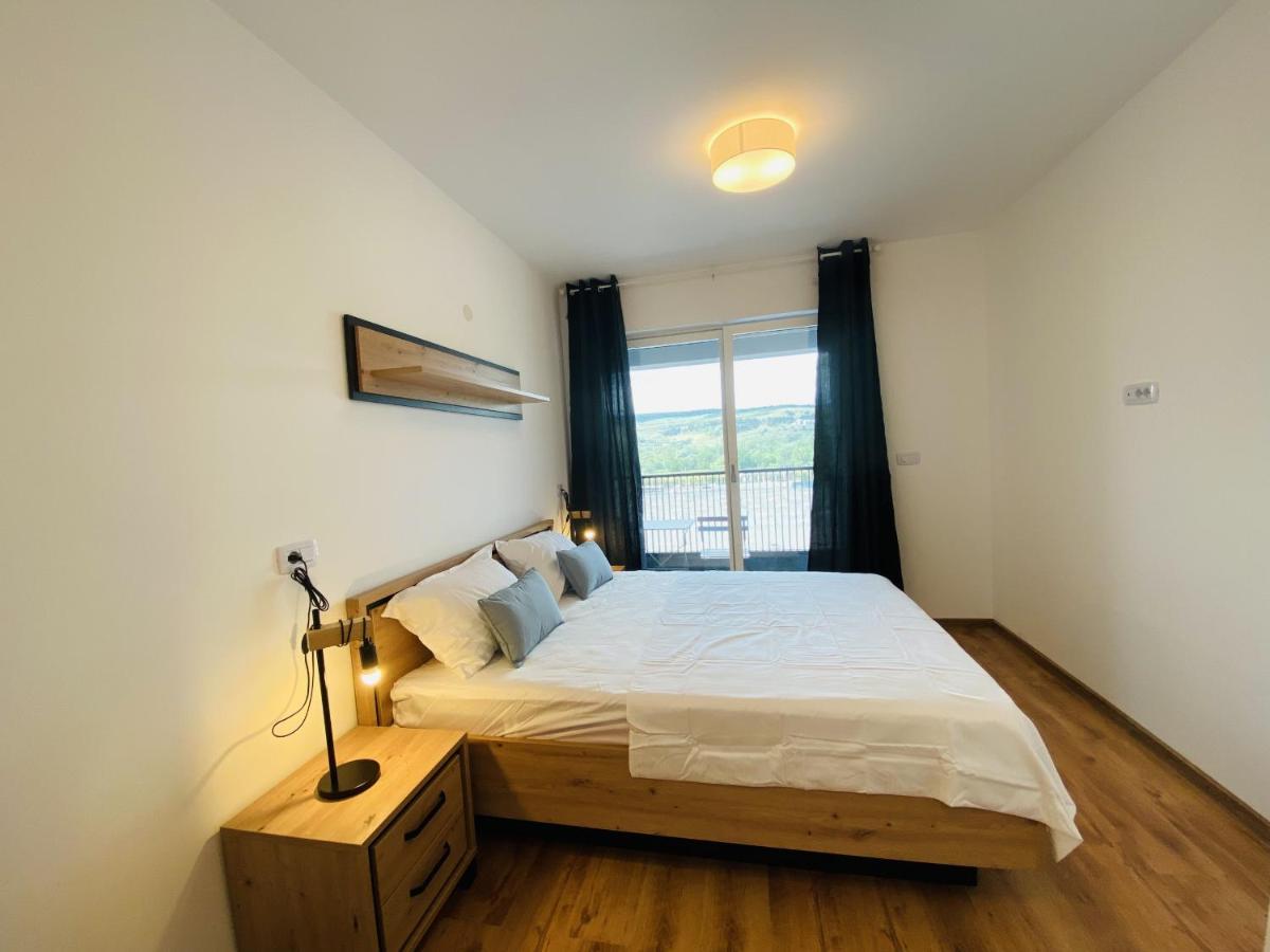 Deluxe Apartment With Balcony And Private Parking In Colvmna Residence Cluj-Napoca Exterior photo