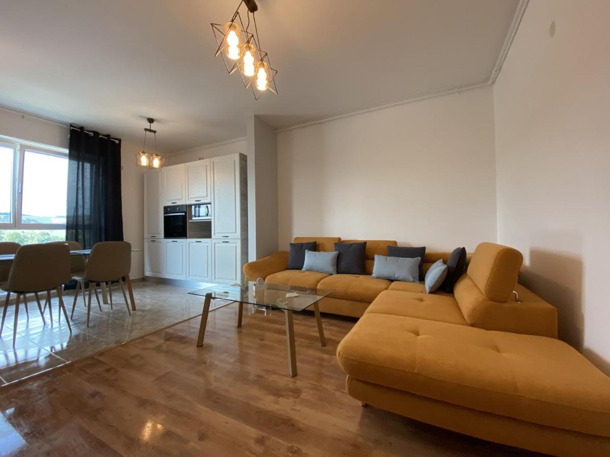 Deluxe Apartment With Balcony And Private Parking In Colvmna Residence Cluj-Napoca Exterior photo