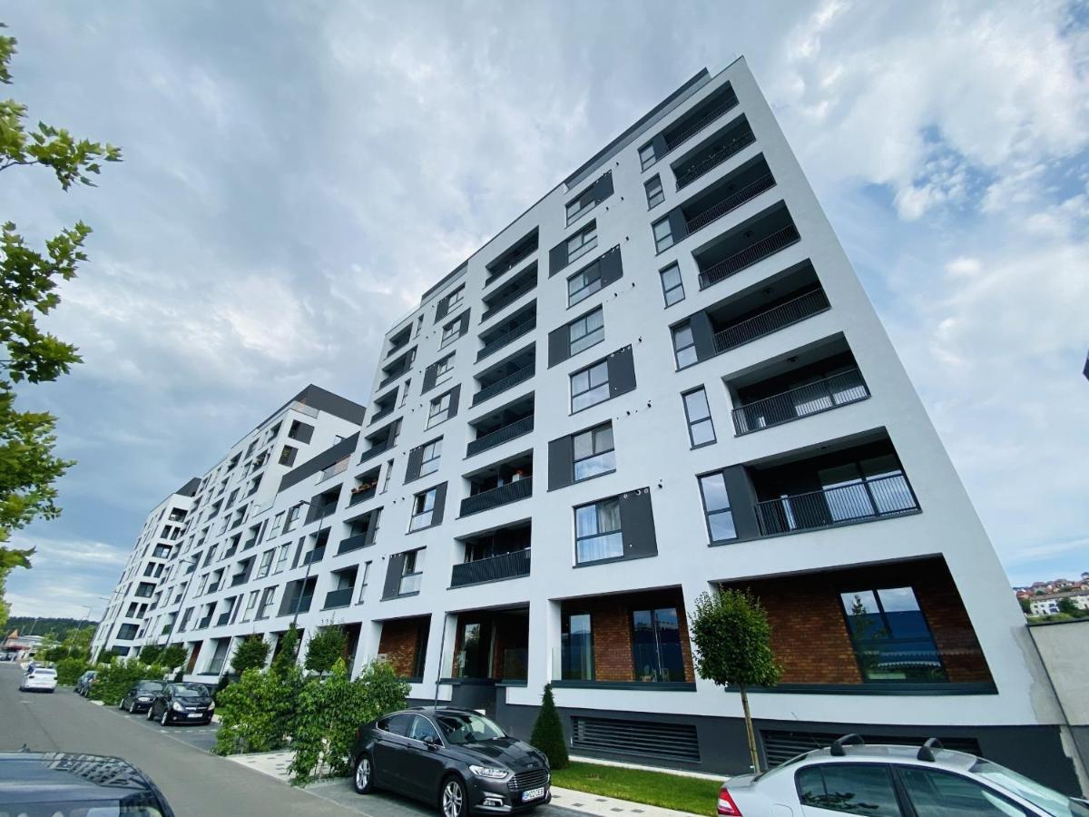 Deluxe Apartment With Balcony And Private Parking In Colvmna Residence Cluj-Napoca Exterior photo